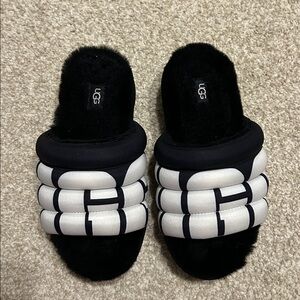 UGG Black and White Maxi Slides.  Never worn.